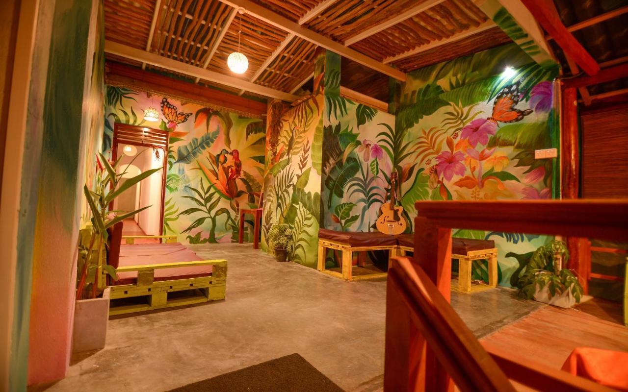 高尔 Palm Leaf Surf Cafe酒店 外观 照片