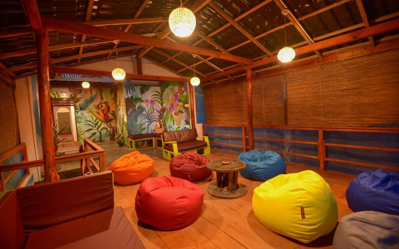 高尔 Palm Leaf Surf Cafe酒店 外观 照片